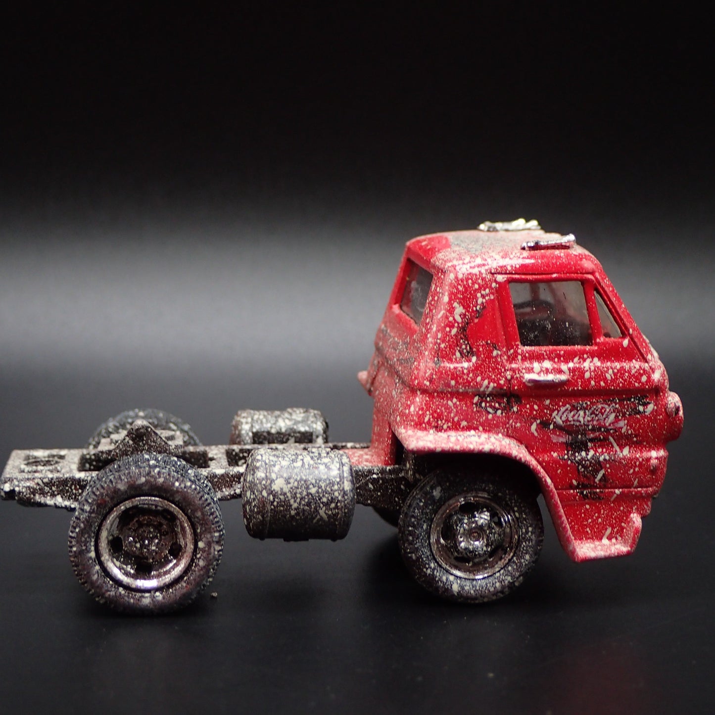 1969 69 DODGE L600 COE TRUCK BARN FIND 1:64 SCALE COLLECTIBLE DIECAST MODEL CAR