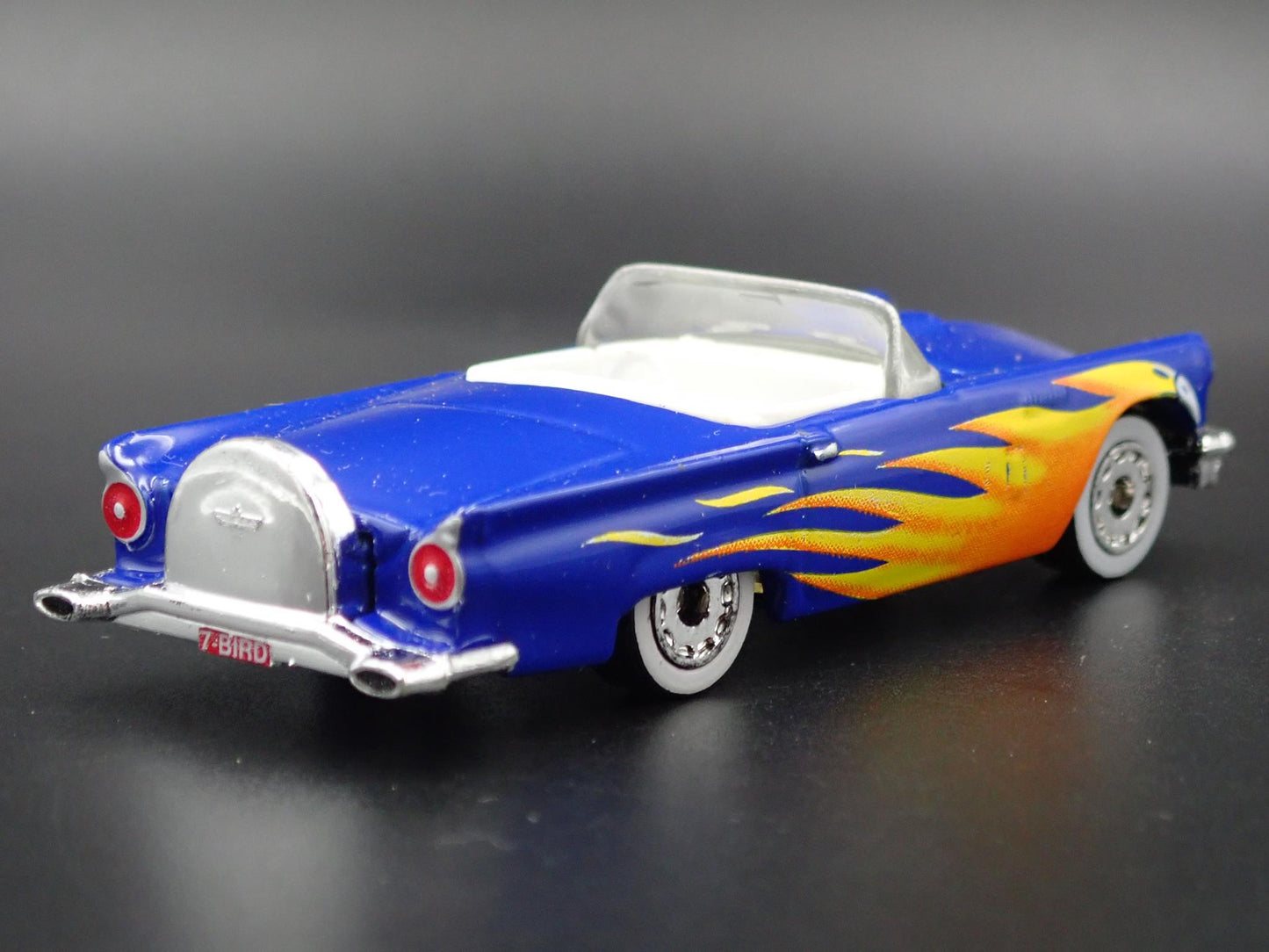 1957 57 FORD THUNDERBIRD TBIRD CONVERTIBLE 1:64 SCALE DIORAMA DIECAST MODEL CAR