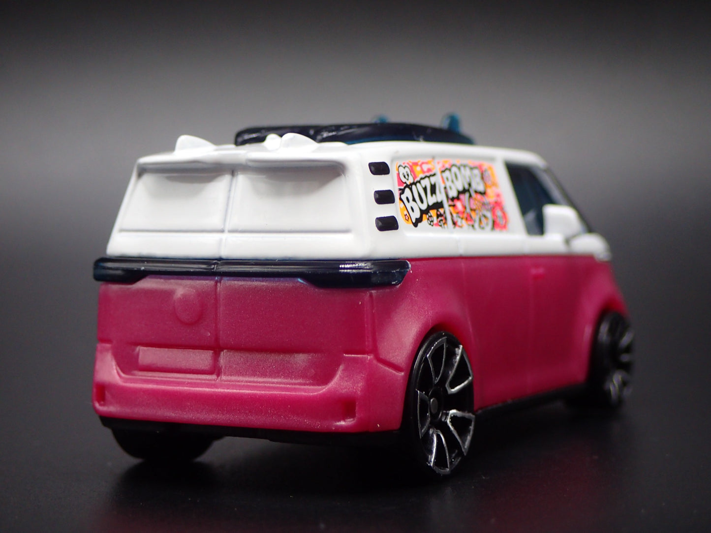 2025 2026 VW VOLKSWAGEN ID BUZZ ELECTRIC CAR PURPLE 1:64 SCALE DIECAST MODEL CAR