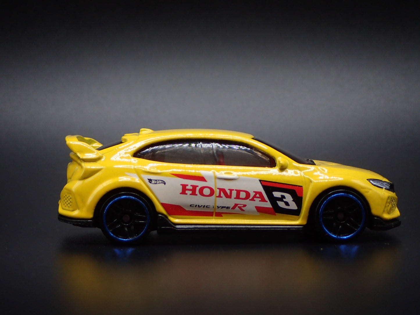 2017-2019 HONDA CIVIC TYPE R 4 FOUR DOOR 1:64 SCALE DIORAMA DIECAST MODEL CAR