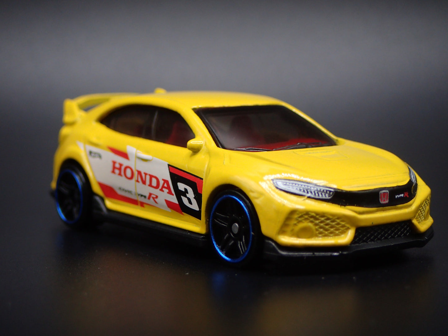 2017-2019 HONDA CIVIC TYPE R 4 FOUR DOOR 1:64 SCALE DIORAMA DIECAST MODEL CAR
