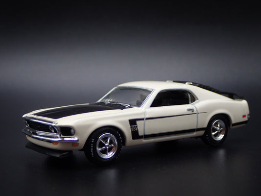 1969 69 FORD MUSTANG BOSS 302 FASTBACK 1/64 SCALE COLLECTIBLE DIECAST MODEL CAR