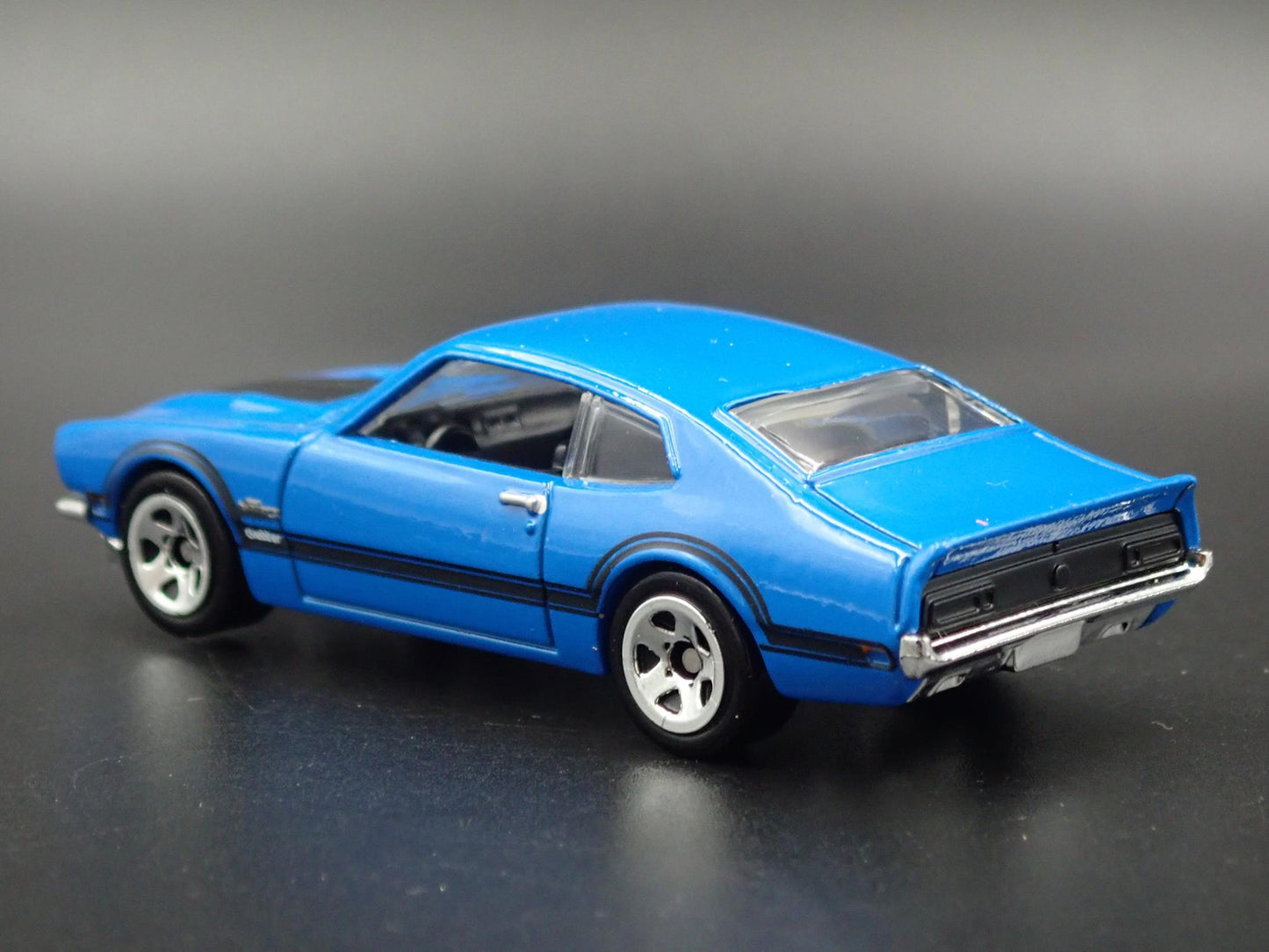 1971 71 FORD MAVERICK GRABBER 1:64 SCALE COLLECTIBLE DIORAMA DIECAST MODEL CAR