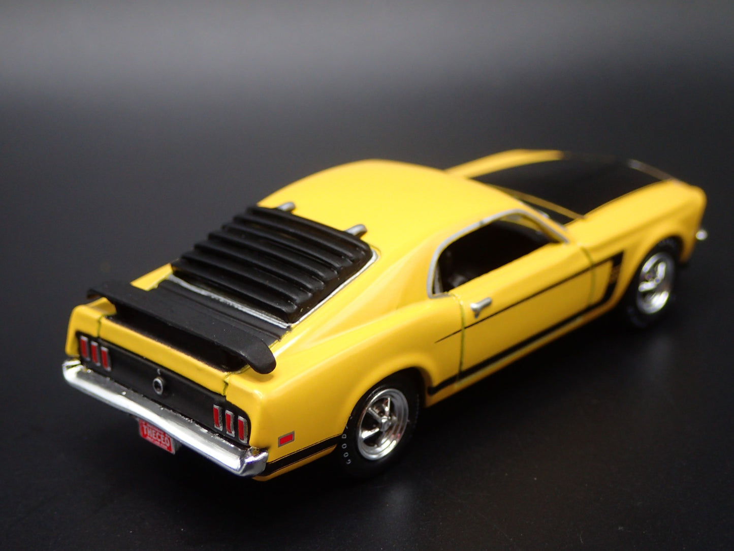 1969 69 FORD MUSTANG BOSS 302 FASTBACK 1/64 SCALE COLLECTIBLE DIECAST MODEL CAR
