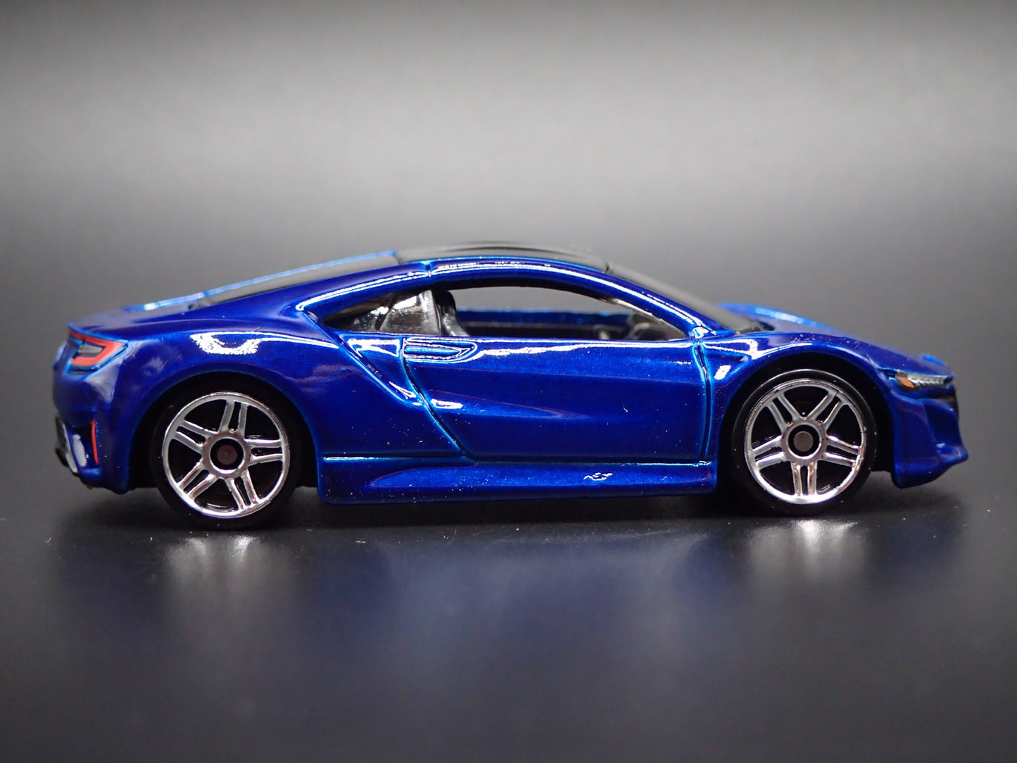 2016-2022 ACURA NSX SUPER CAR 1:64 SCALE COLLECTIBLE DIORAMA DIECAST MODEL CAR