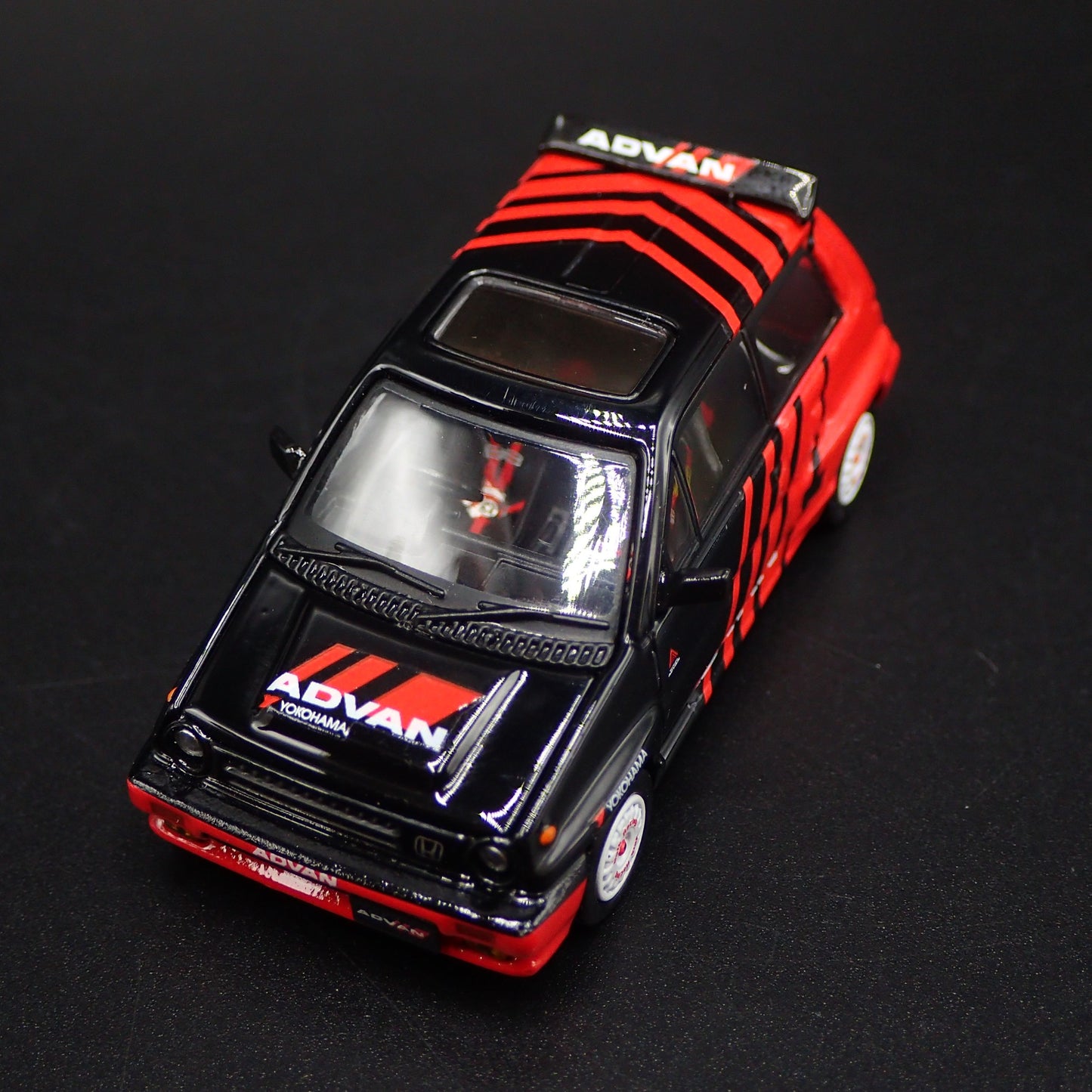 1981-1986 HONDA CITY TURBO II ADVAN RACING 1:64 SCALE DIORAMA DIECAST MODEL CAR