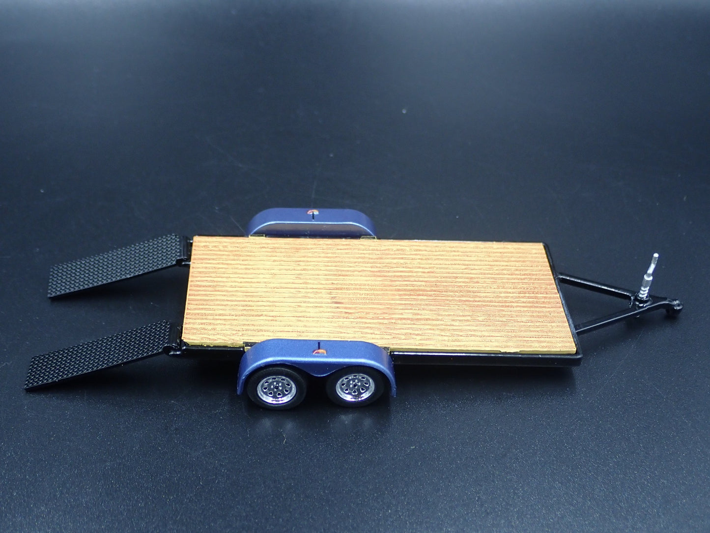 OPEN FLATBED CAR TRAILER w/ LOADING RAMPS RARE 1:64 SCALE LIMITED DIECAST MODEL