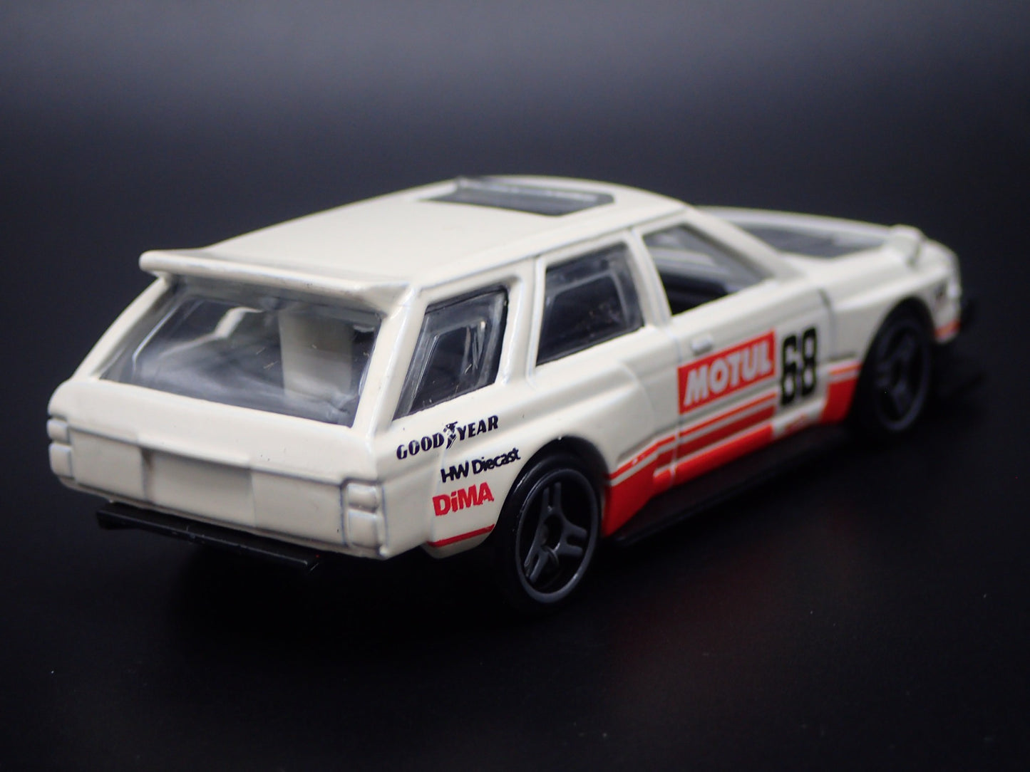 NISSAN MAXIMA DRIFT WAGON WHITE 1:64 SCALE COLLECTIBLE DIORAMA DIECAST MODEL CAR