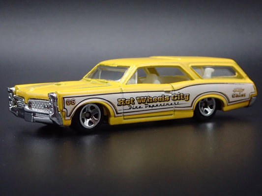 1966 66 PONTIAC GTO STATION WAGON YELLOW 1/64 SCALE DIORAMA DIECAST MODEL CAR