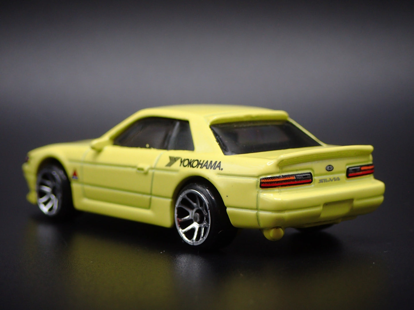 1988-1993 NISSAN SILVIA S13 YOKOHAMA 1:64 SCALE DIORAMA DIECAST MODEL CAR
