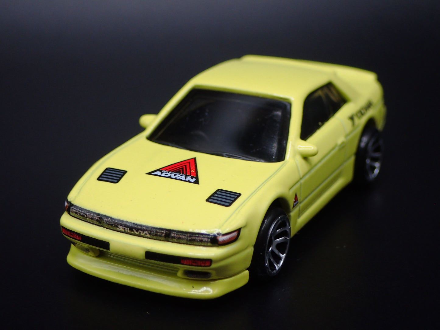 1988-1993 NISSAN SILVIA S13 YOKOHAMA 1:64 SCALE DIORAMA DIECAST MODEL CAR