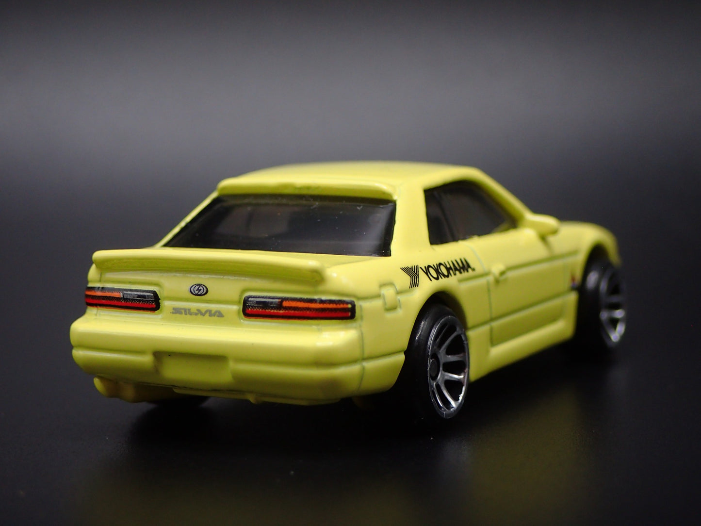 1988-1993 NISSAN SILVIA S13 YOKOHAMA 1:64 SCALE DIORAMA DIECAST MODEL CAR