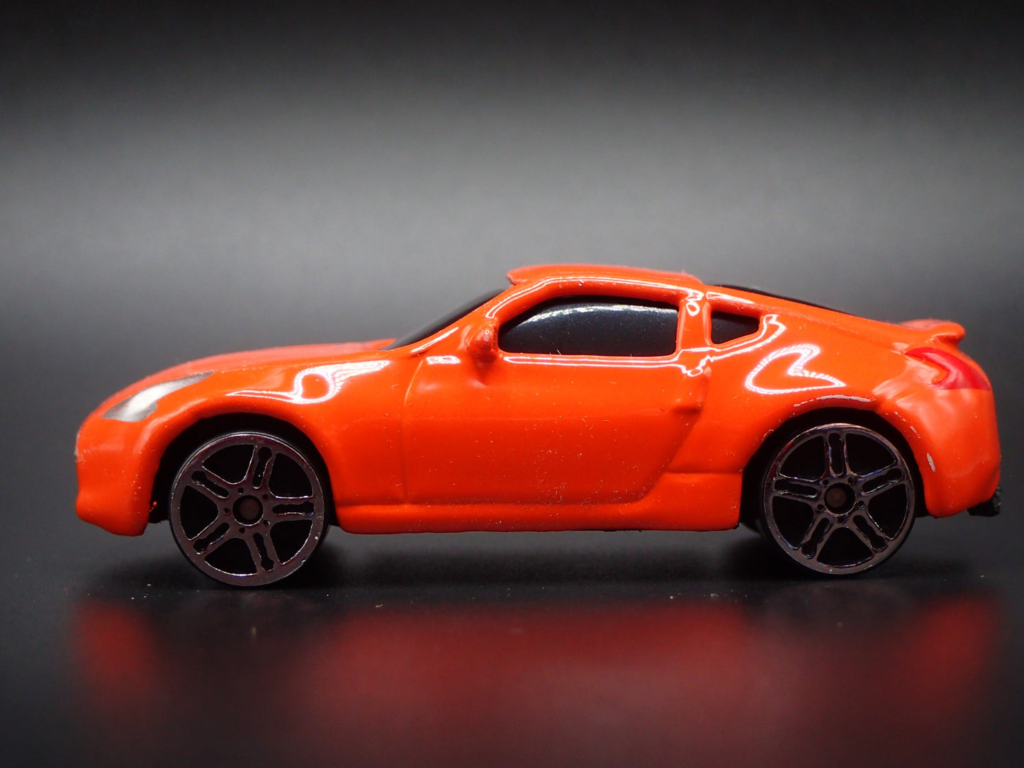 2009-2020 NISSAN 370Z ORANGE 1:64 SCALE COLLECTIBLE DIORAMA DIECAST MODEL CAR
