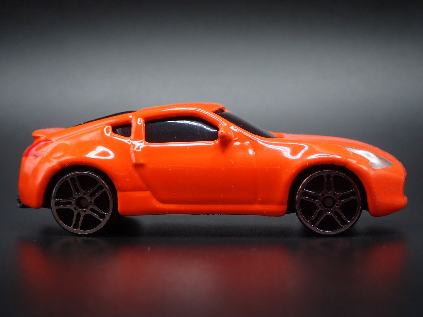 2009-2020 NISSAN 370Z ORANGE 1:64 SCALE COLLECTIBLE DIORAMA DIECAST MODEL CAR