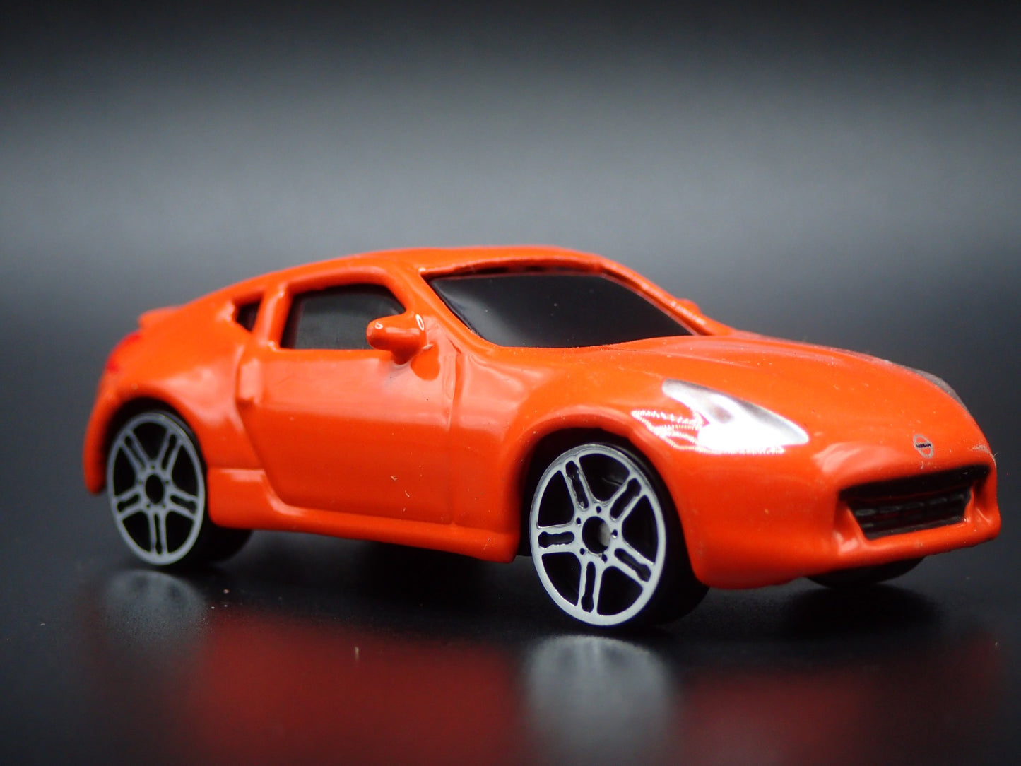 2009-2020 NISSAN 370Z ORANGE 1:64 SCALE COLLECTIBLE DIORAMA DIECAST MODEL CAR
