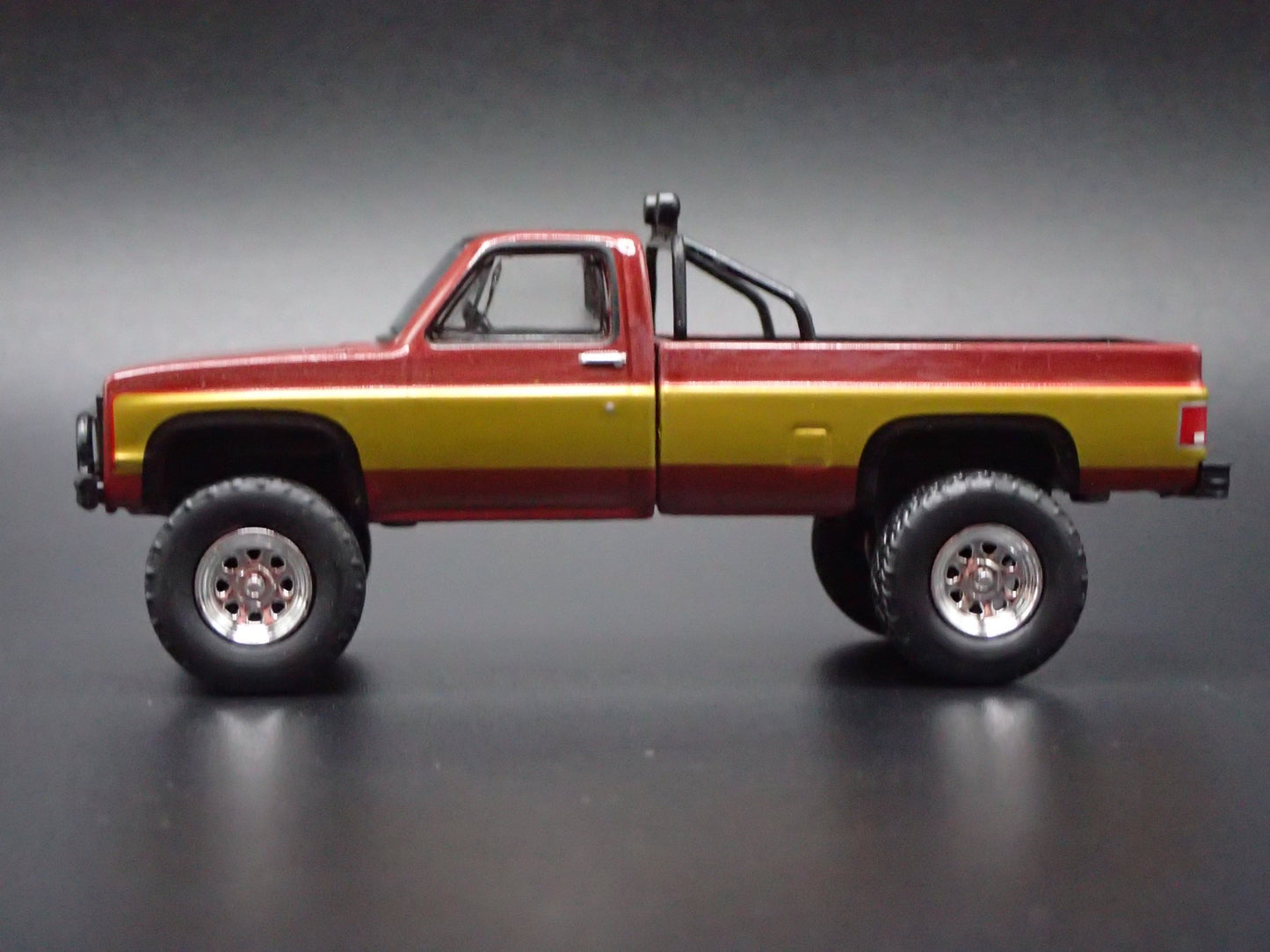 1986 86 CHEVY CHEVROLET K20 4X4 PICKUP TRUCK 1:64 SCALE DIECAST MODEL CAR