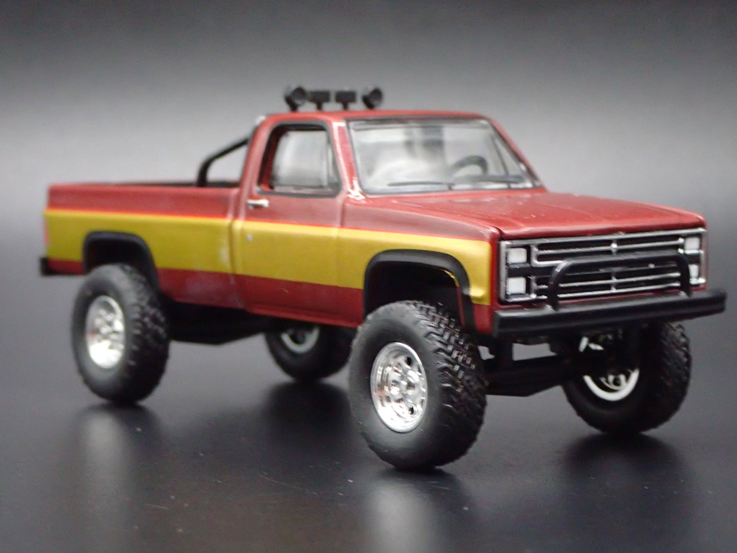 1986 86 CHEVY CHEVROLET K20 4X4 PICKUP TRUCK 1:64 SCALE DIECAST MODEL CAR