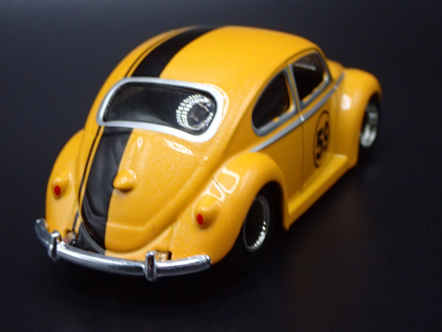 1950- 1959 VW VOLKSWAGEN BEETLE BUG YELLOW 1:64 SCALE DIORAMA DIECAST MODEL CAR