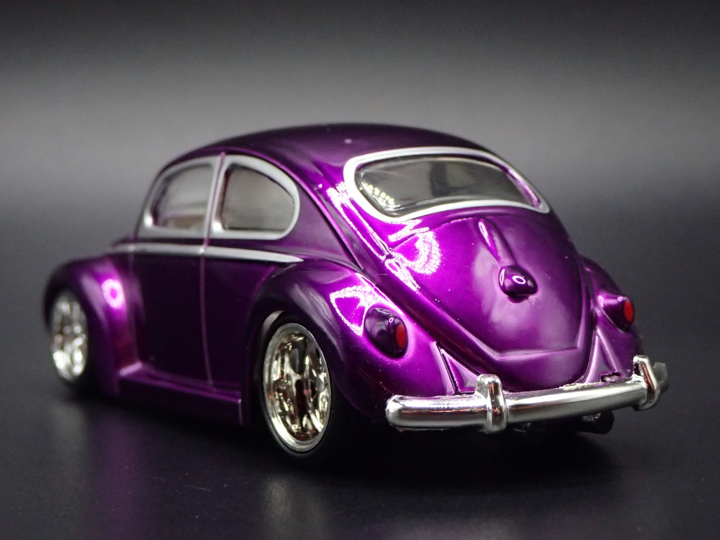 1950- 1959 VW VOLKSWAGEN BEETLE BUG PURPLE 1:64 SCALE DIORAMA DIECAST MODEL CAR