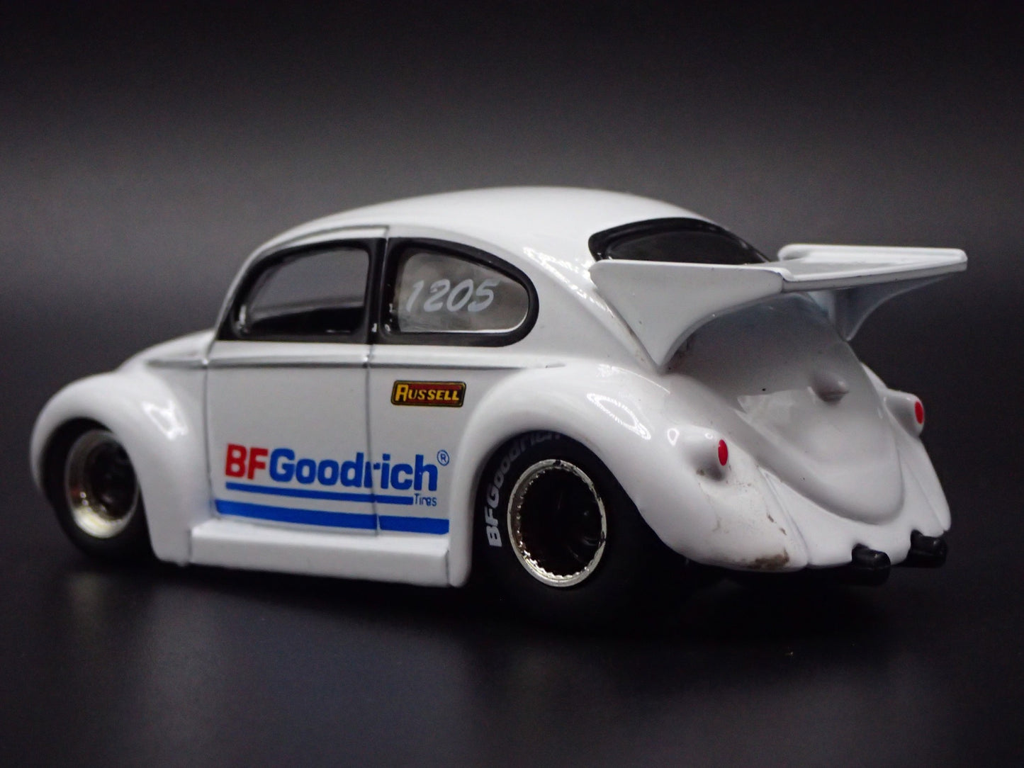 1950- 1959 VW VOLKSWAGEN BEETLE BUG WHITE 1:64 SCALE DIORAMA DIECAST MODEL CAR