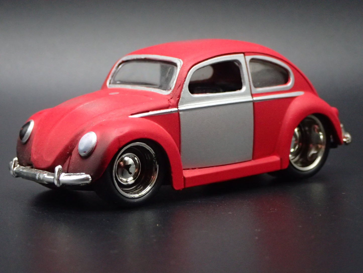 1950- 1959 VW VOLKSWAGEN BEETLE BUG BARN FIND 1:64 SCALE DIECAST MODEL CAR