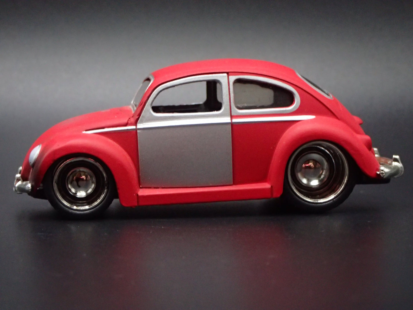 1950- 1959 VW VOLKSWAGEN BEETLE BUG BARN FIND 1:64 SCALE DIECAST MODEL CAR