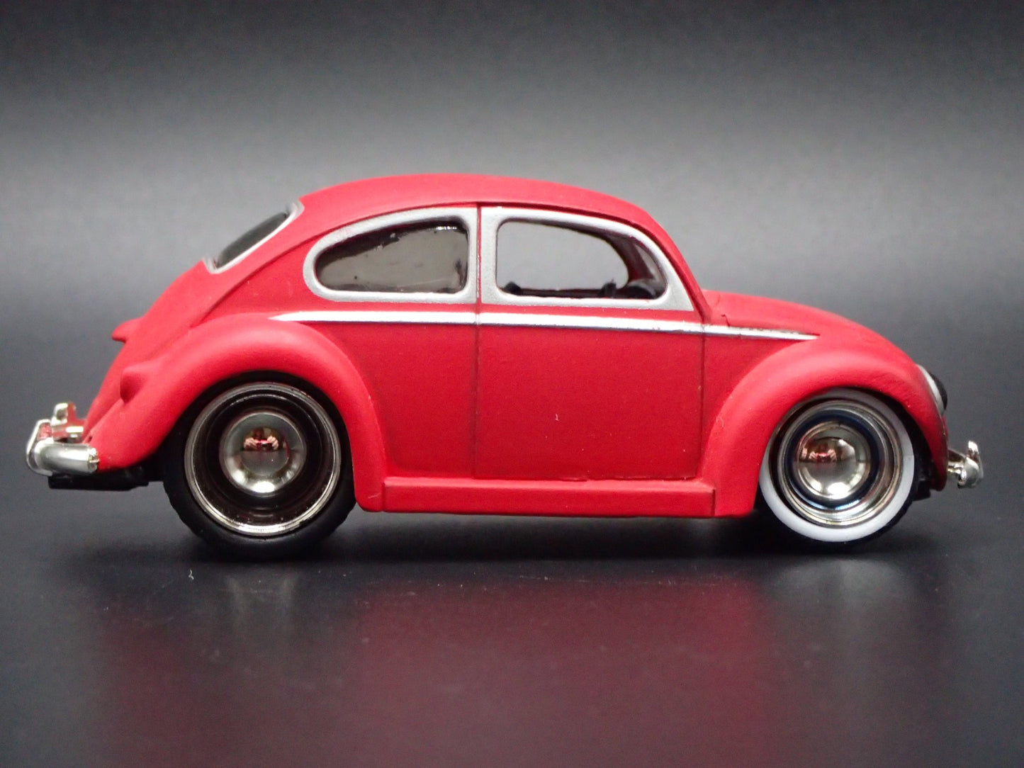 1950- 1959 VW VOLKSWAGEN BEETLE BUG BARN FIND 1:64 SCALE DIECAST MODEL CAR