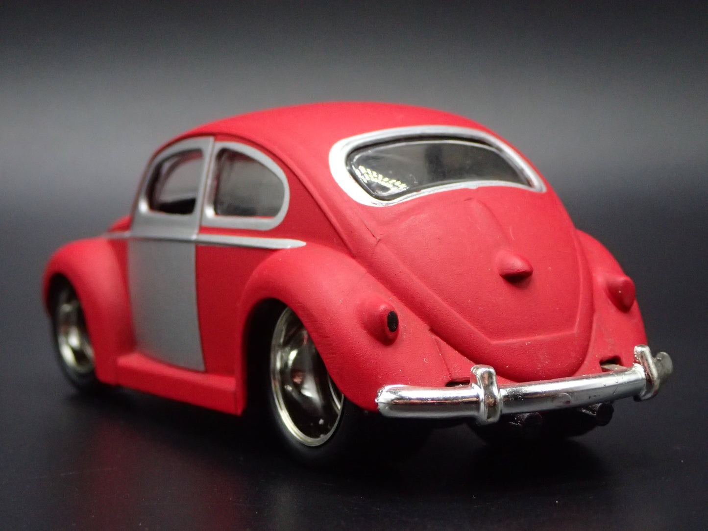 1950- 1959 VW VOLKSWAGEN BEETLE BUG BARN FIND 1:64 SCALE DIECAST MODEL CAR