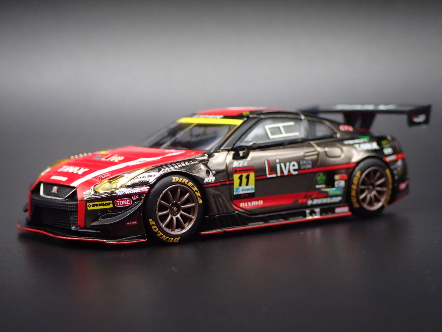 NISSAN GTR R35 NISMO GT3 #11 LIVE GAINER RACING 1:64 SCALE DIECAST MODEL CAR