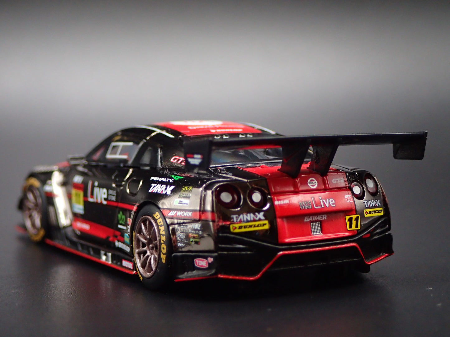 NISSAN GTR R35 NISMO GT3 #11 LIVE GAINER RACING 1:64 SCALE DIECAST MODEL CAR