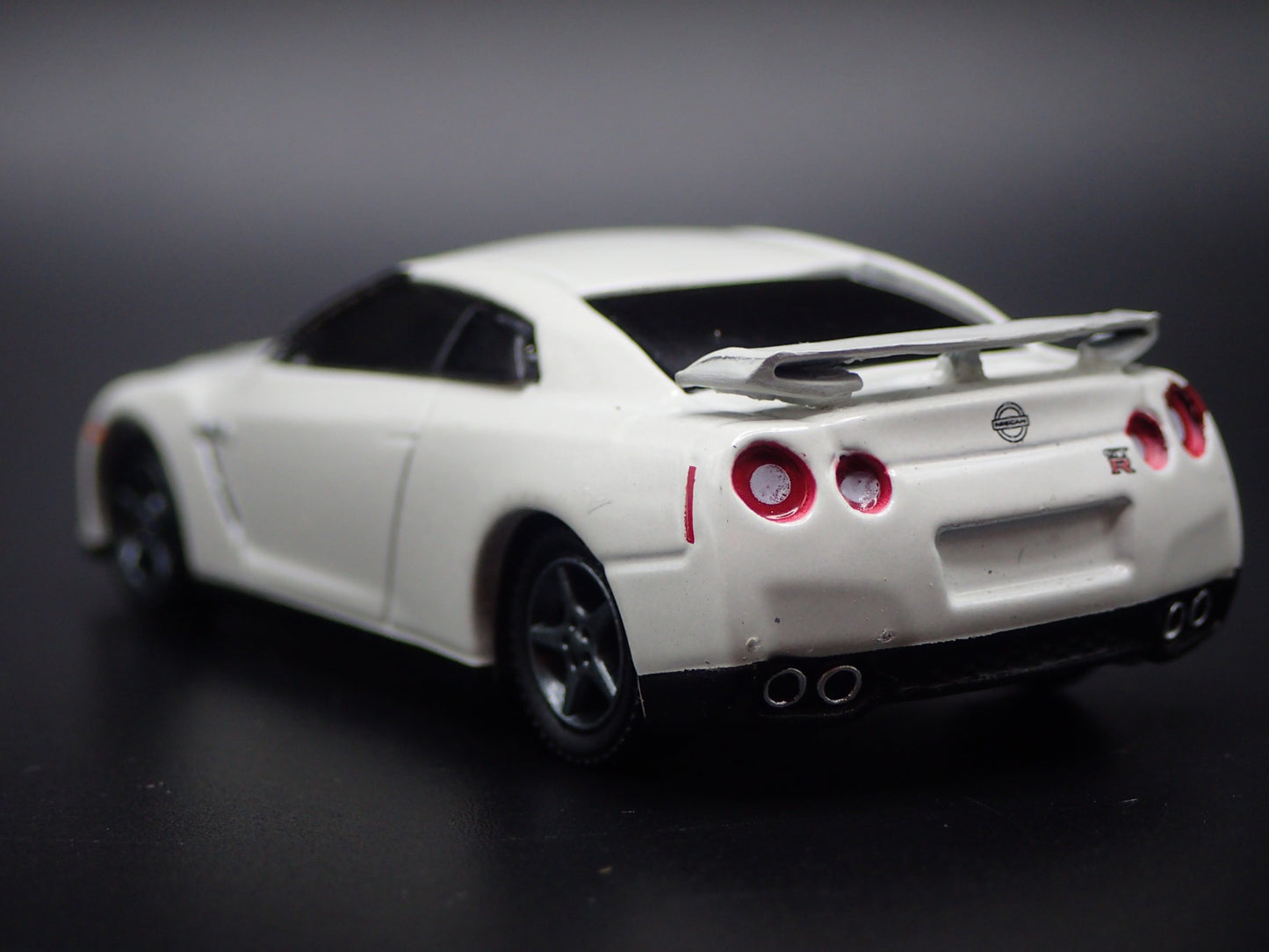 2007-2025 NISSAN SKYLINE GTR R35 WHITE 1:64 SCALE COLLECTIBLE DIECAST MODEL CAR