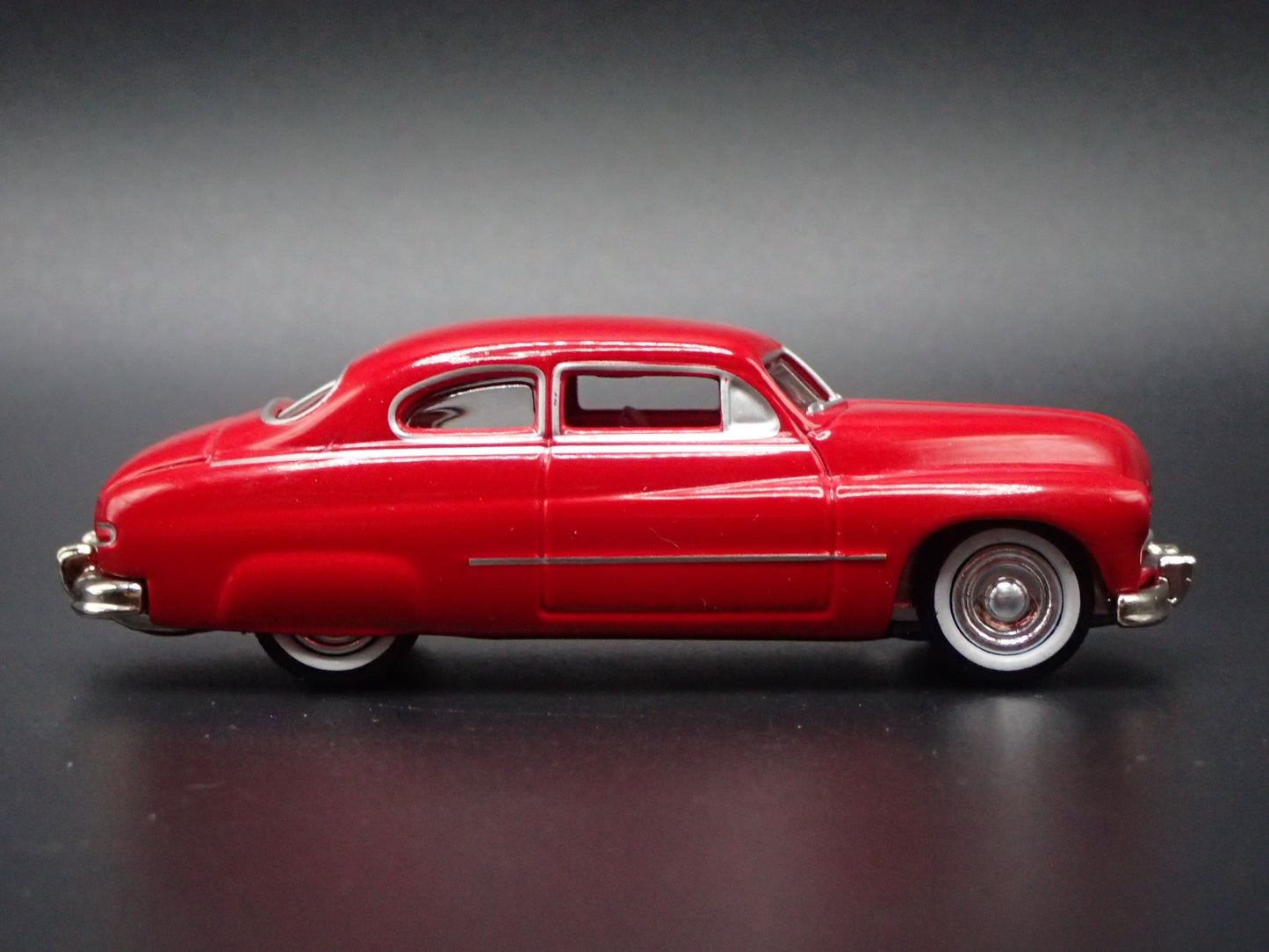1949 49 MERCURY MERC COUPE RED 1:64 SCALE COLLECTIBLE DIORAMA DIECAST MODEL CAR