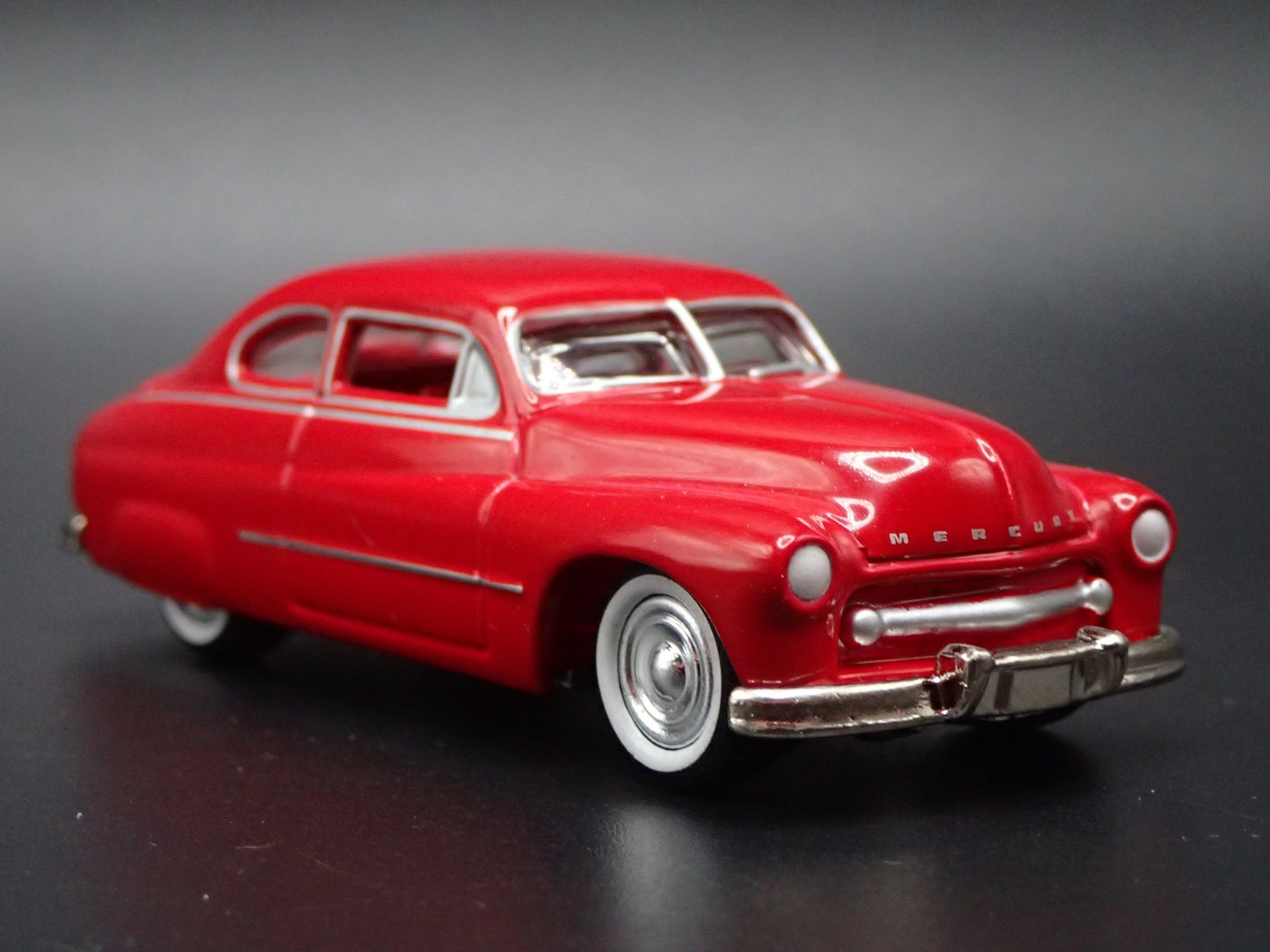 1949 49 MERCURY MERC COUPE RED 1:64 SCALE COLLECTIBLE DIORAMA DIECAST MODEL CAR