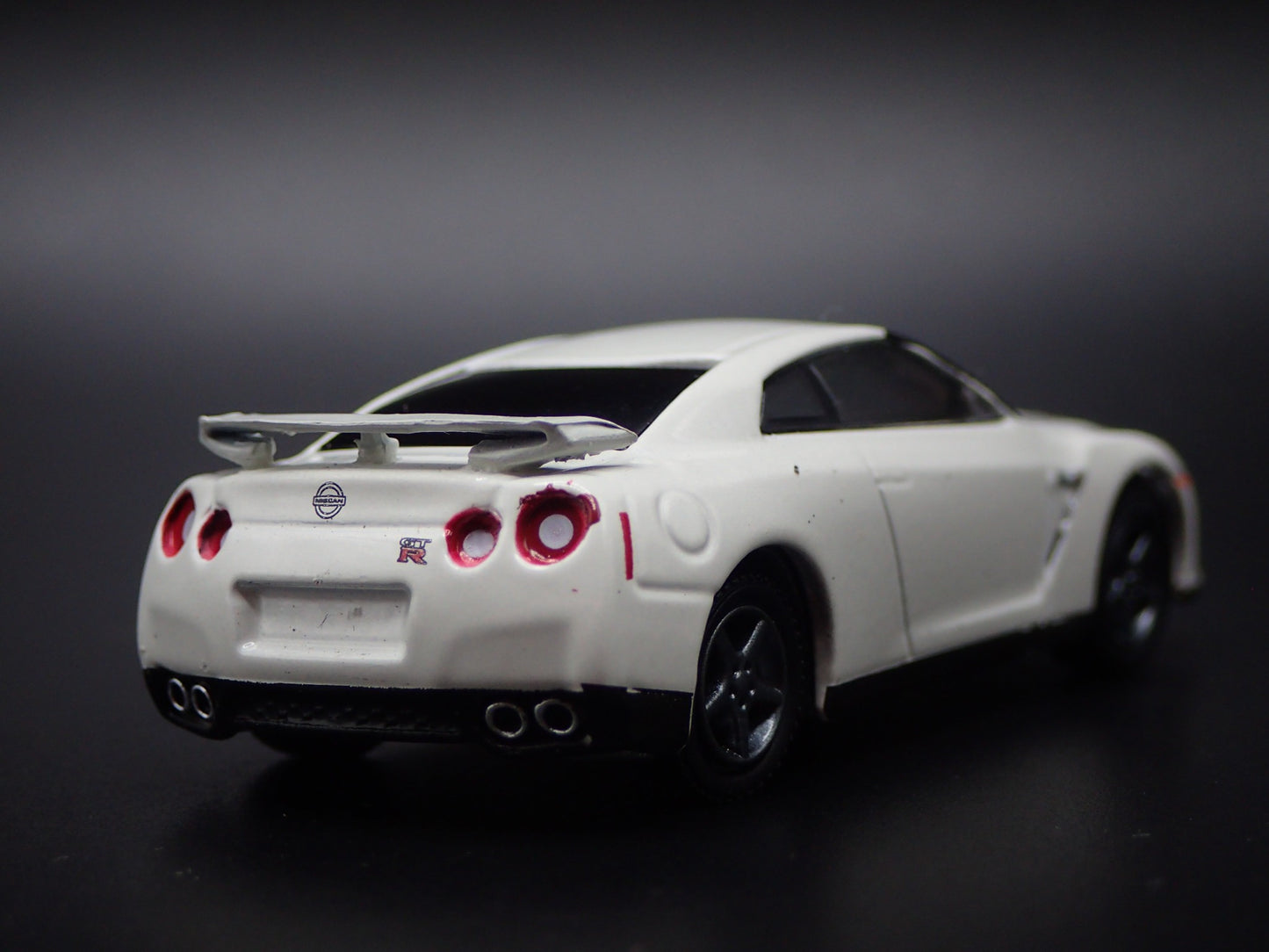 2007-2025 NISSAN SKYLINE GTR R35 WHITE 1:64 SCALE COLLECTIBLE DIECAST MODEL CAR