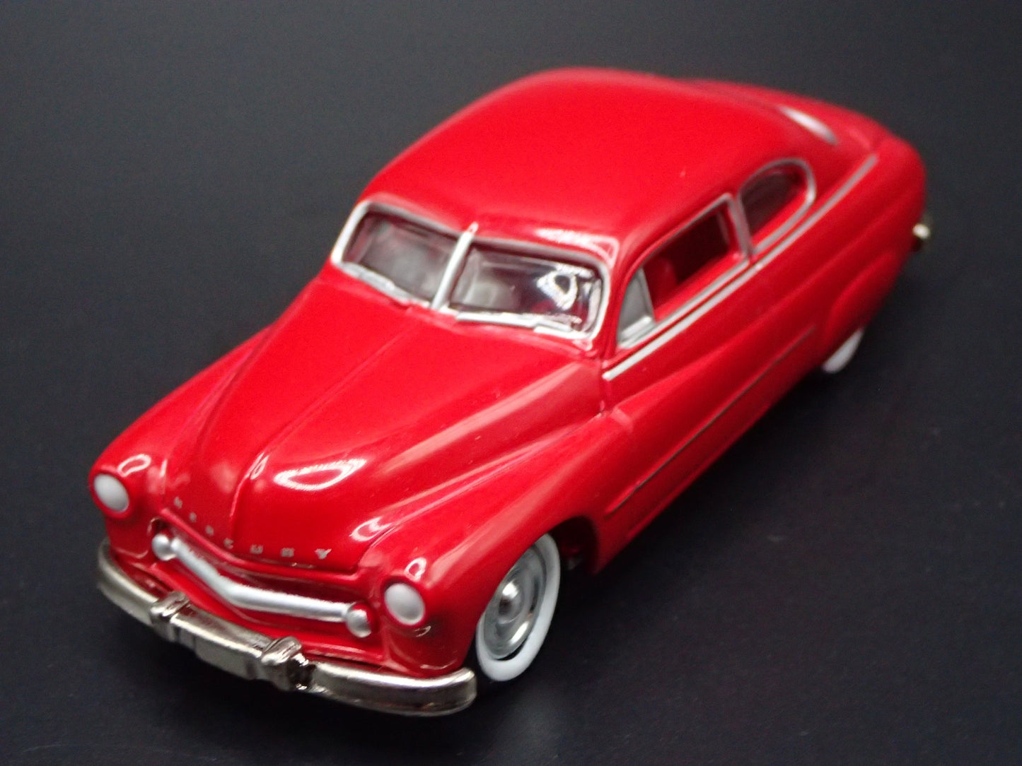 1949 49 MERCURY MERC COUPE RED 1:64 SCALE COLLECTIBLE DIORAMA DIECAST MODEL CAR