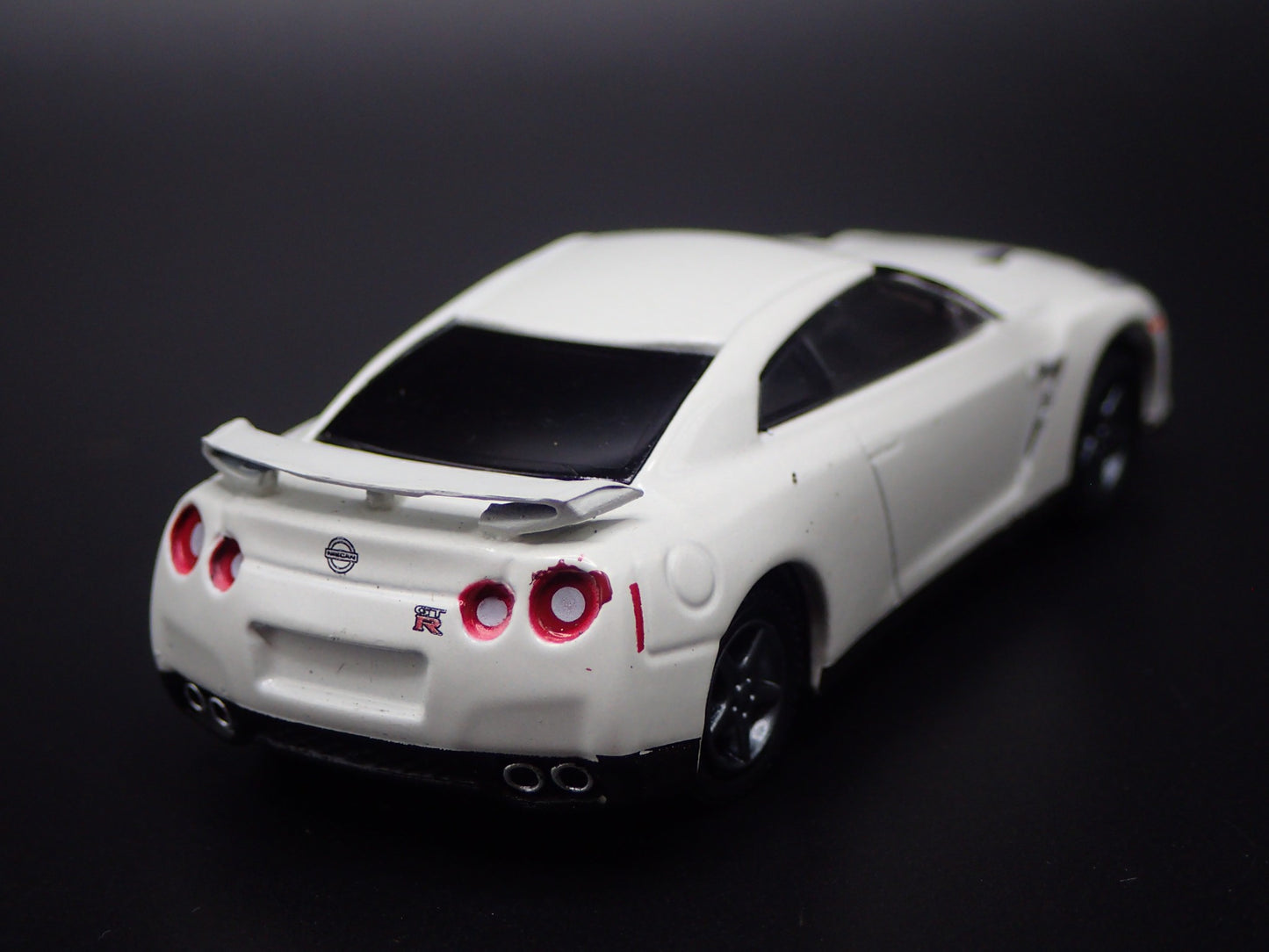 2007-2025 NISSAN SKYLINE GTR R35 WHITE 1:64 SCALE COLLECTIBLE DIECAST MODEL CAR