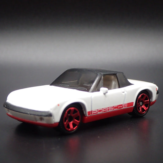 1969-1976 PORSCHE 914 WHITE 1:64 SCALE COLLECTIBLE DIORAMA DIECAST MODEL CAR