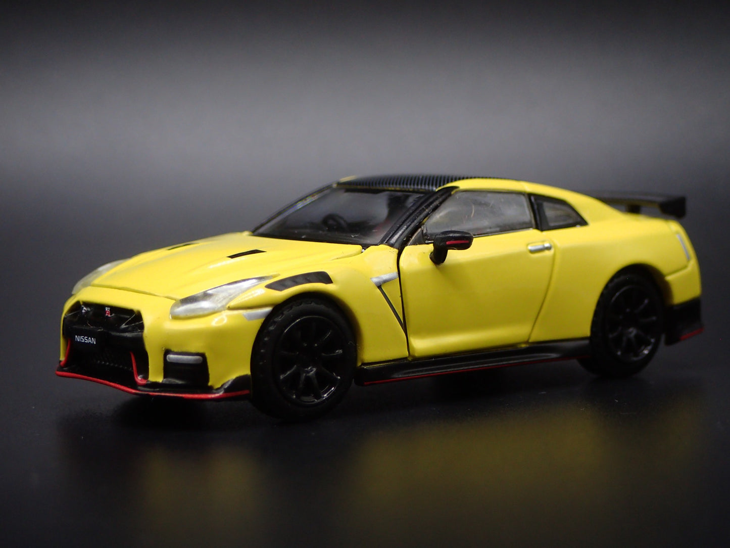 2007-2025 NISSAN GTR R35 NISMO 1:64 SCALE COLLECTIBLE DIORAMA DIECAST MODEL CAR