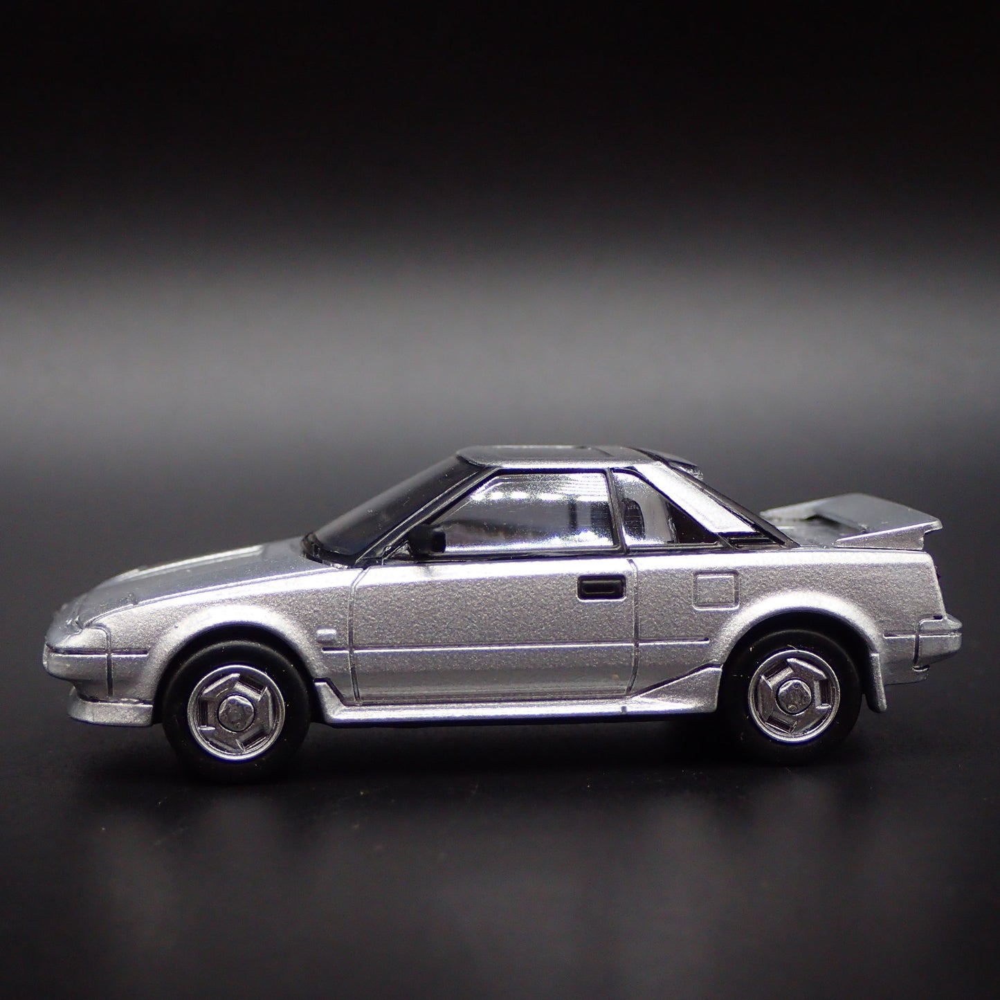 1984-1989 TOYOTA MR2 MK1 RARE 1/64 SCALE COLLECTIBLE DIORAMA DIECAST MODEL CAR