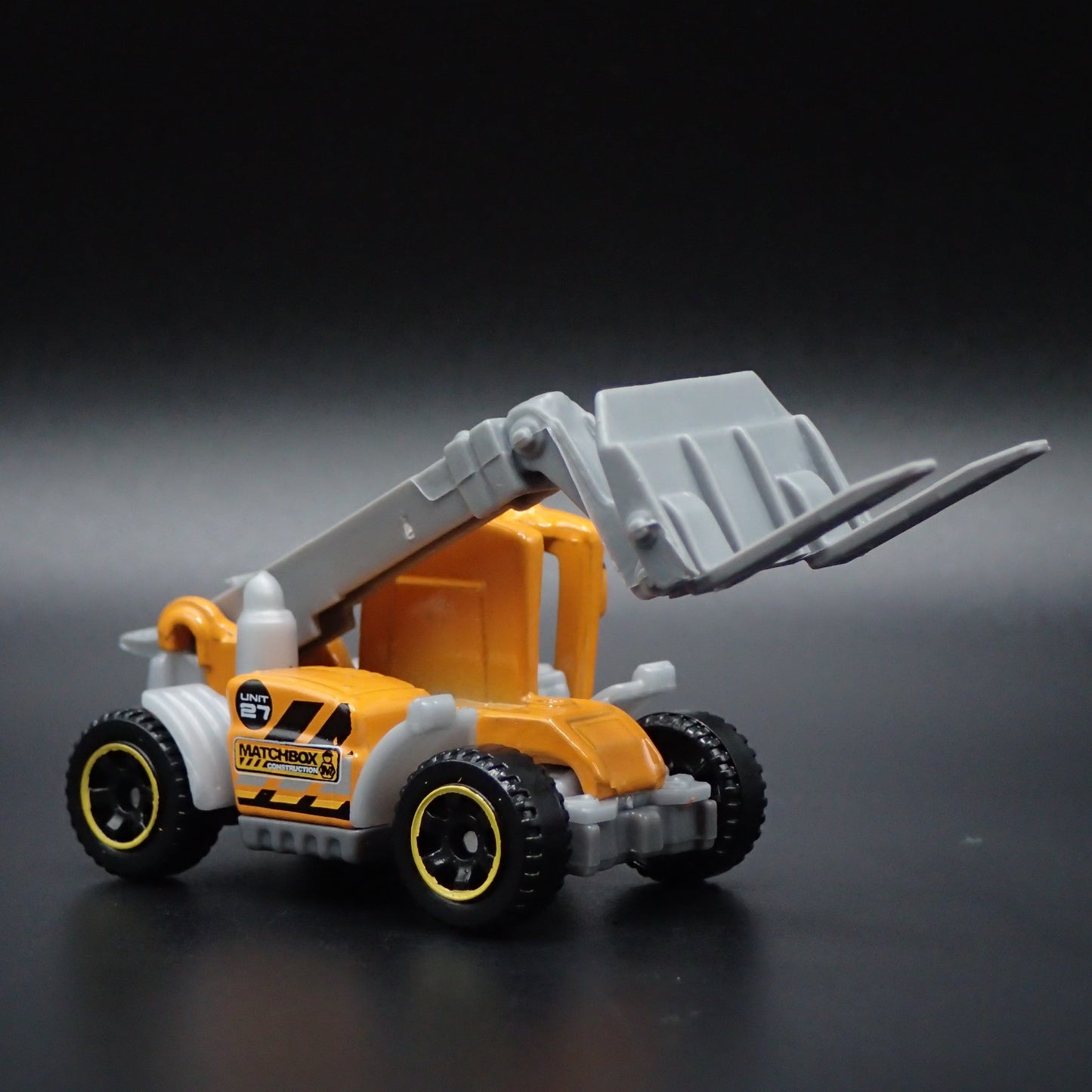 CONSTRUCTION FORKLIFT ORANGE 1:64 MB SCALE COLLECTIBLE DIORAMA DIECAST MODEL CAR