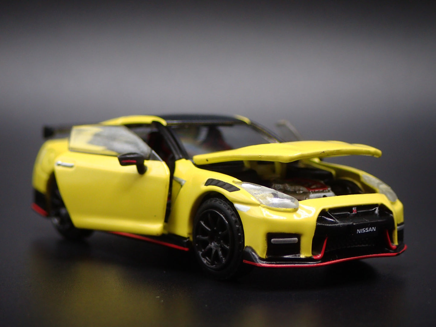 2007-2025 NISSAN GTR R35 NISMO 1:64 SCALE COLLECTIBLE DIORAMA DIECAST MODEL CAR