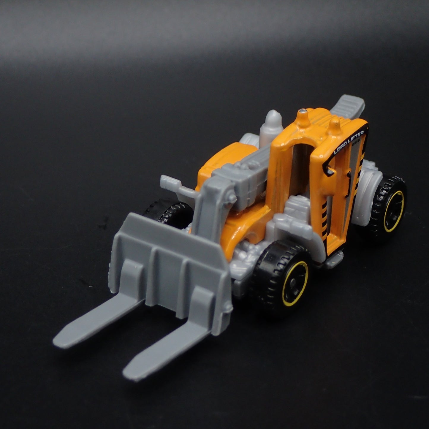 CONSTRUCTION FORKLIFT ORANGE 1:64 MB SCALE COLLECTIBLE DIORAMA DIECAST MODEL CAR