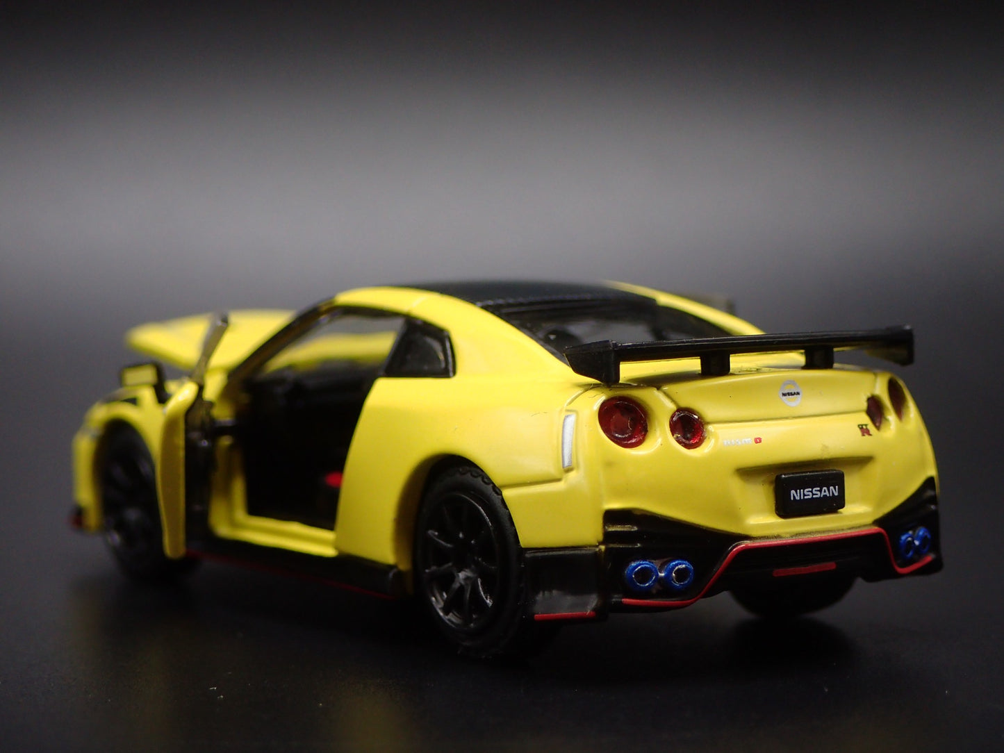 2007-2025 NISSAN GTR R35 NISMO 1:64 SCALE COLLECTIBLE DIORAMA DIECAST MODEL CAR