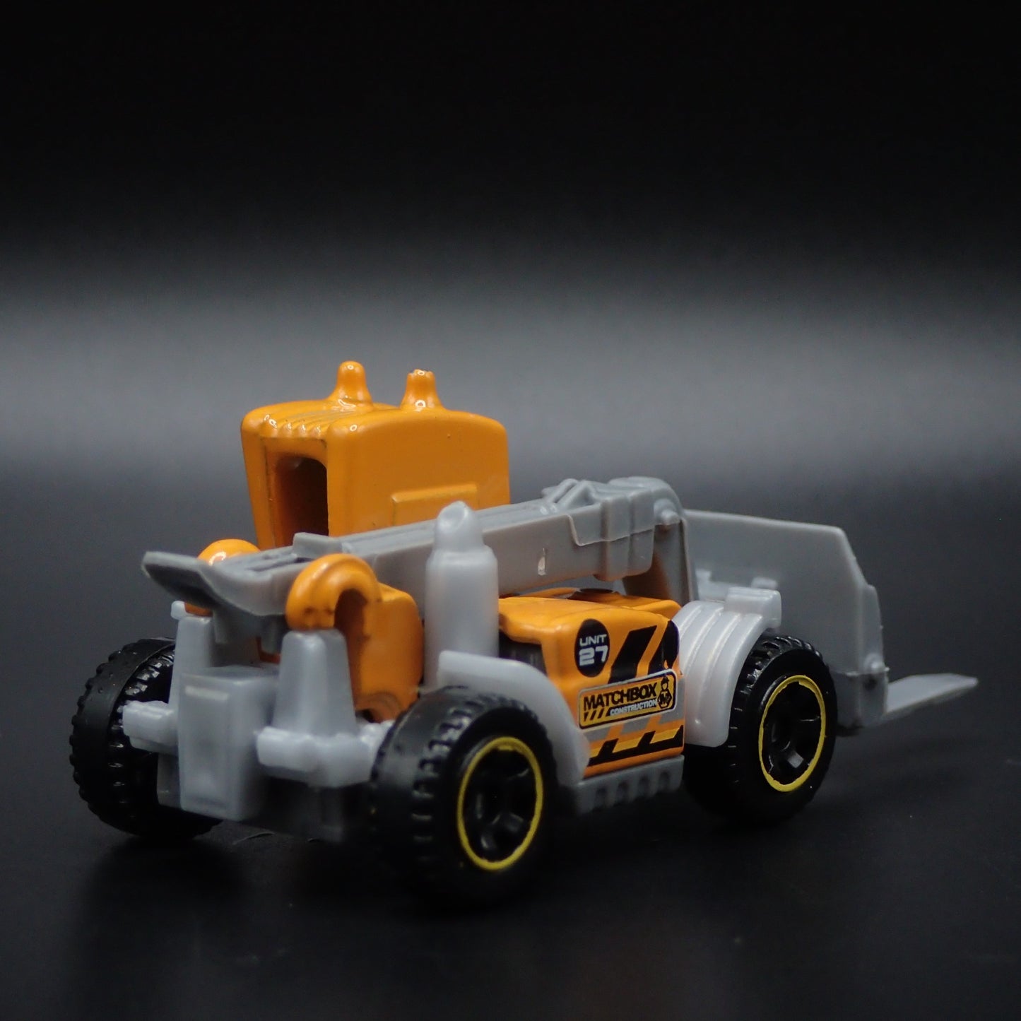 CONSTRUCTION FORKLIFT ORANGE 1:64 MB SCALE COLLECTIBLE DIORAMA DIECAST MODEL CAR