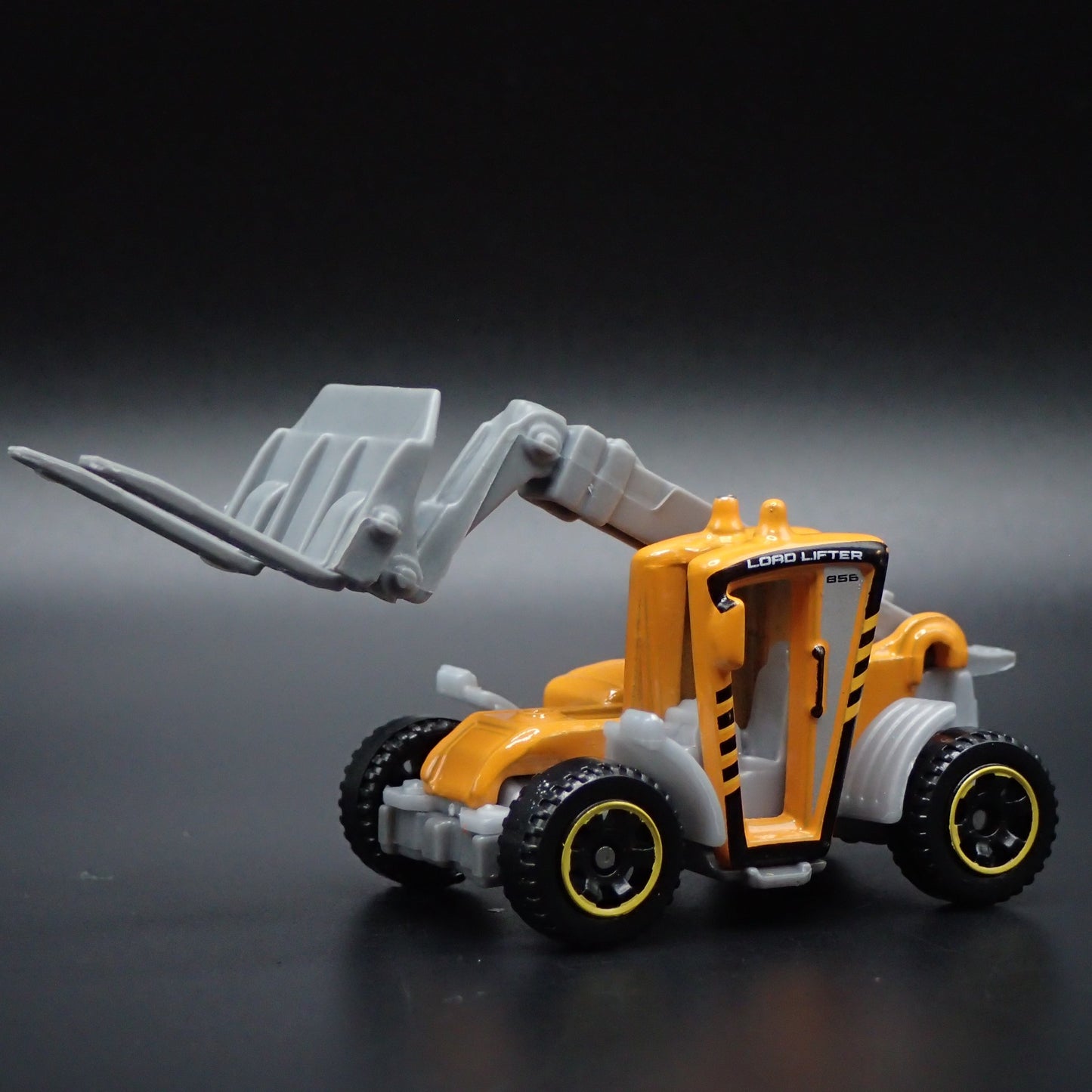 CONSTRUCTION FORKLIFT ORANGE 1:64 MB SCALE COLLECTIBLE DIORAMA DIECAST MODEL CAR