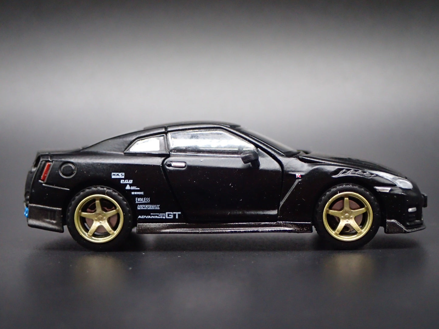 2007-2025 NISSAN GTR R35 BLACK 1:64 SCALE COLLECTIBLE DIORAMA DIECAST MODEL CAR