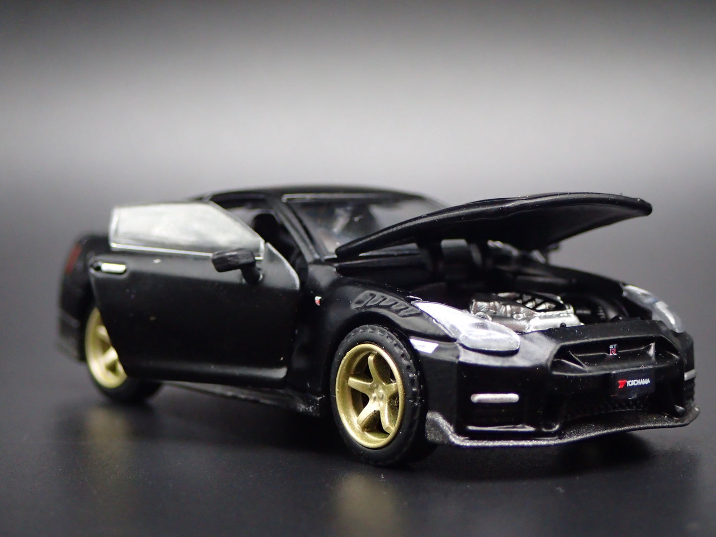 2007-2025 NISSAN GTR R35 BLACK 1:64 SCALE COLLECTIBLE DIORAMA DIECAST MODEL CAR