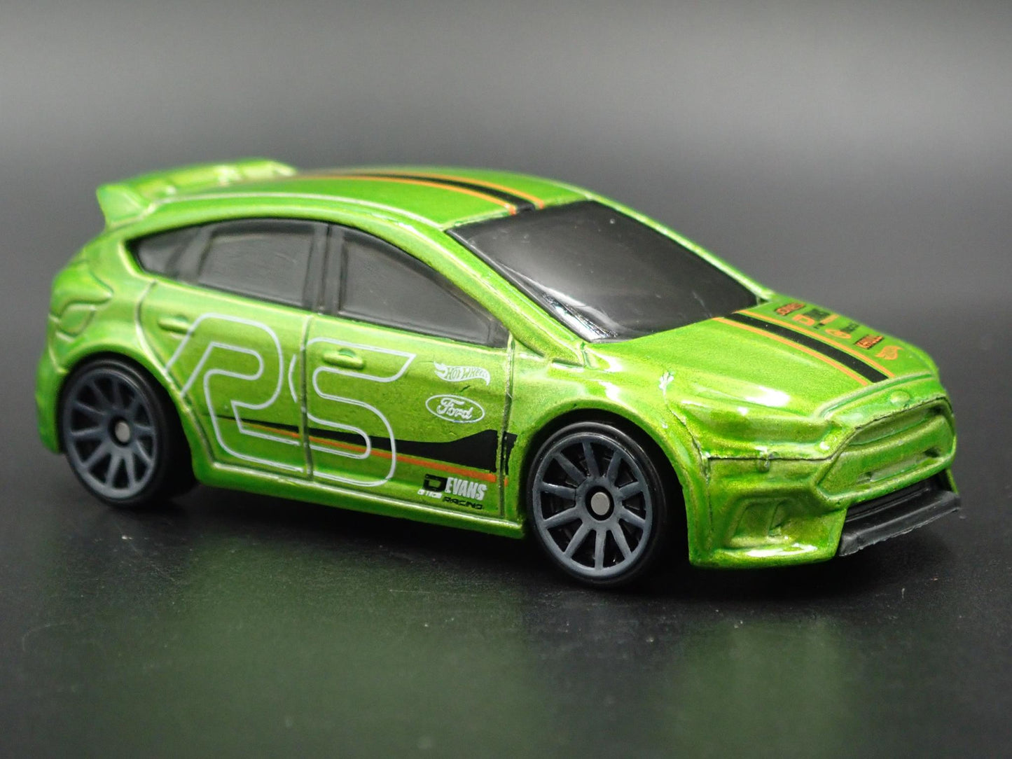 2011 - 2018 FORD FOCUS RS GREEN 1:64 SCALE COLLECTIBLE DIORAMA DIECAST MODEL CAR