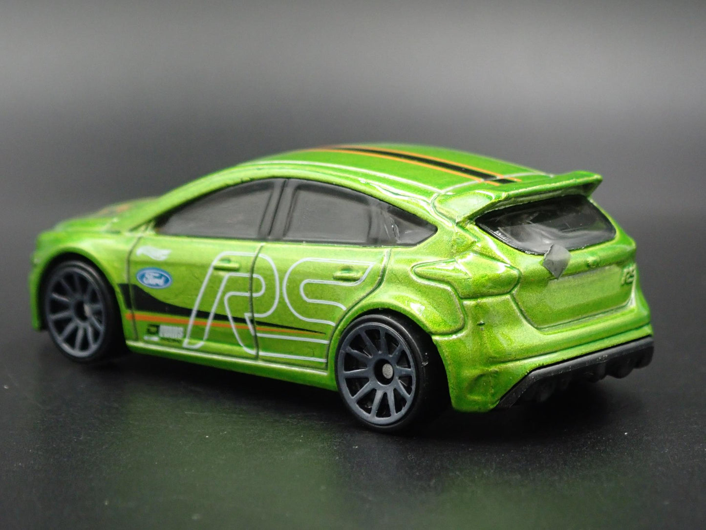 2011 - 2018 FORD FOCUS RS GREEN 1:64 SCALE COLLECTIBLE DIORAMA DIECAST MODEL CAR