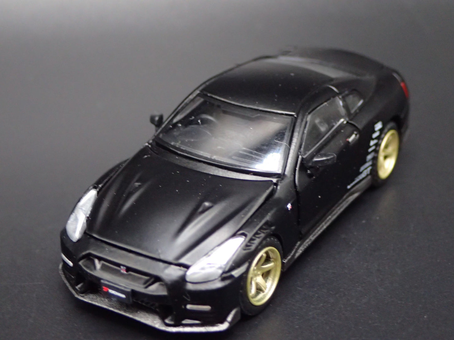 2007-2025 NISSAN GTR R35 BLACK 1:64 SCALE COLLECTIBLE DIORAMA DIECAST MODEL CAR